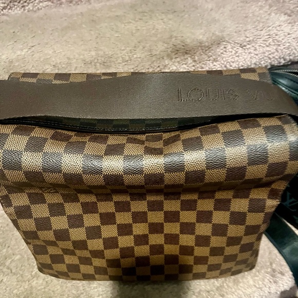 Louis Vuitton Damier Graphite Cross Chest Travel Bag. 100% authentic! - Picture 7 of 15